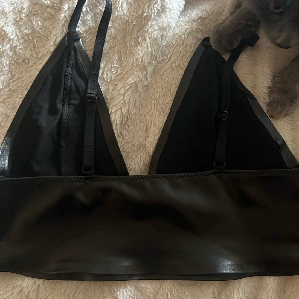 black leather cropped top - Picture 2 of 2